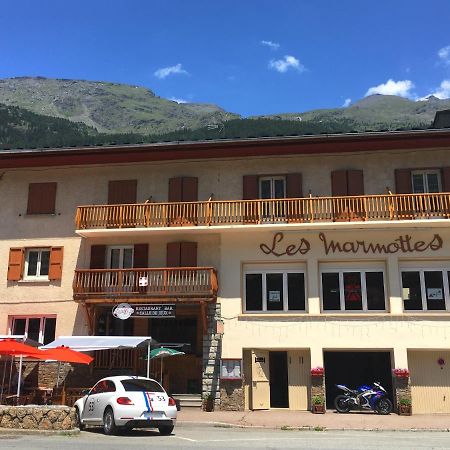 Chambres Avec Garage Motos Lanslebourg-Mont-Cenis Exteriér fotografie