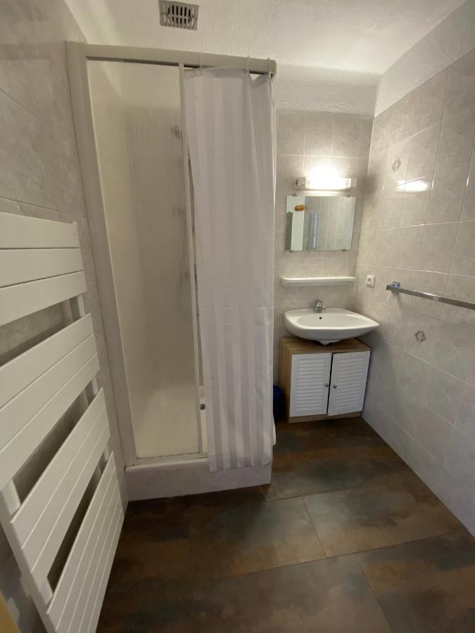 Chambres Avec Garage Motos Lanslebourg-Mont-Cenis Exteriér fotografie