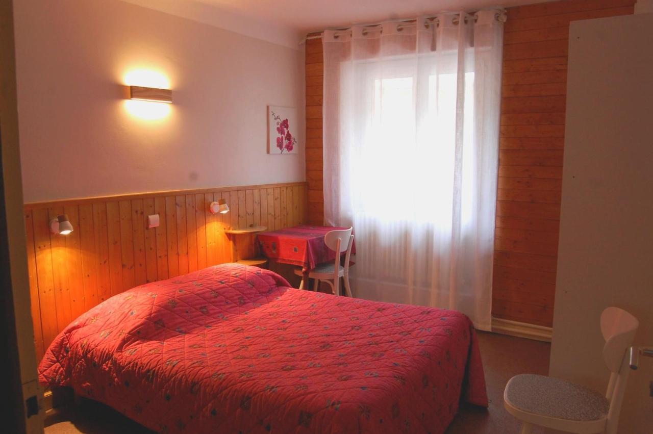 Chambres Avec Garage Motos Lanslebourg-Mont-Cenis Exteriér fotografie