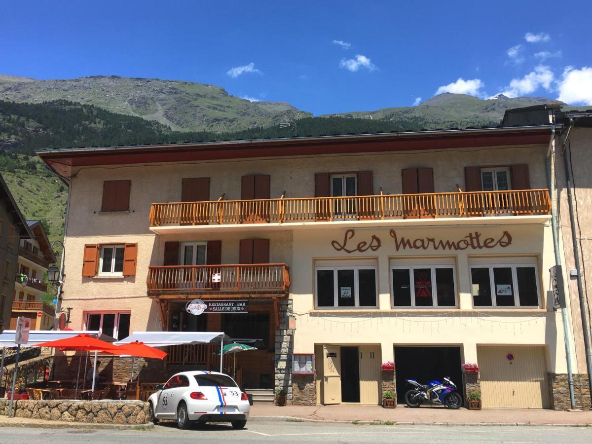Chambres Avec Garage Motos Lanslebourg-Mont-Cenis Exteriér fotografie